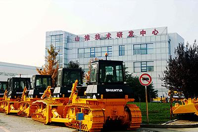2009年，山推研發(fā)中心被國家人事部批準(zhǔn)設(shè)立博士后科研工作站，同年召開首屆科技創(chuàng)新大會。